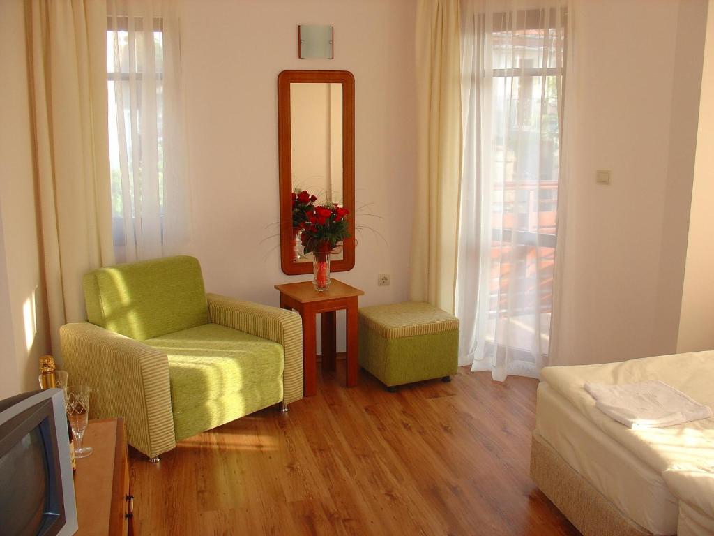 Family Hotel Saint Nikola نيسيبار الغرفة الصورة