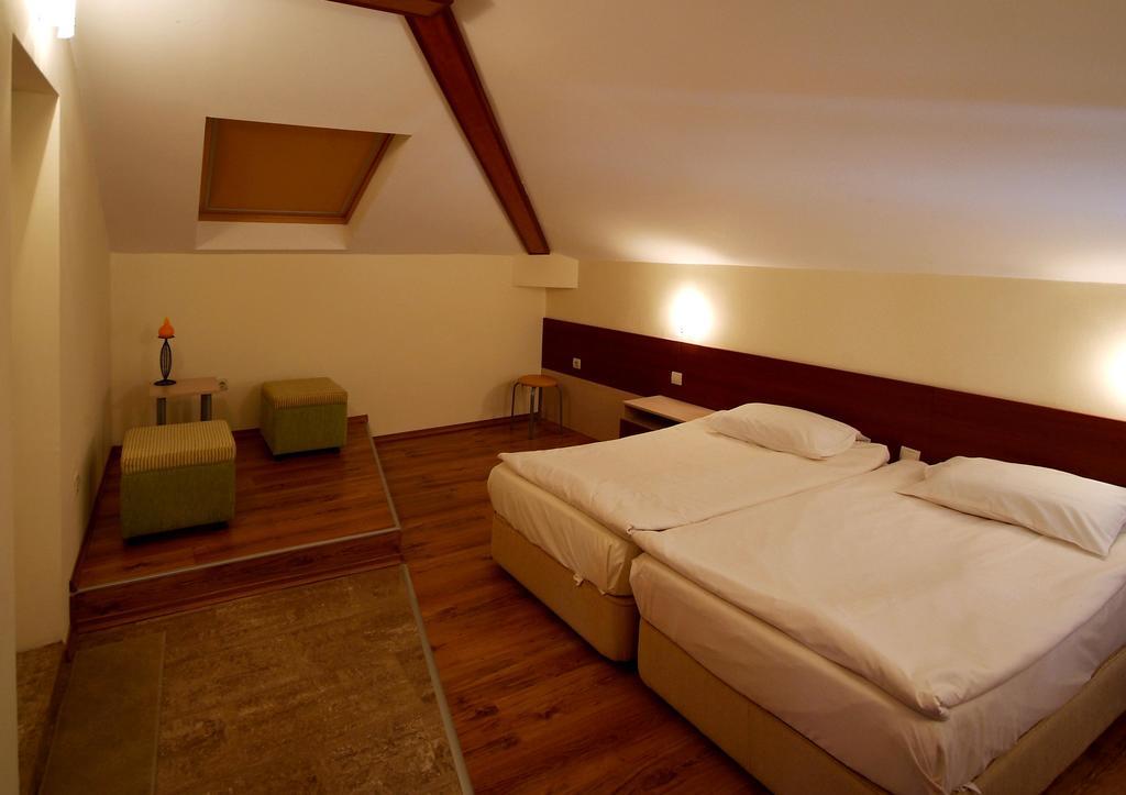Family Hotel Saint Nikola نيسيبار المظهر الخارجي الصورة